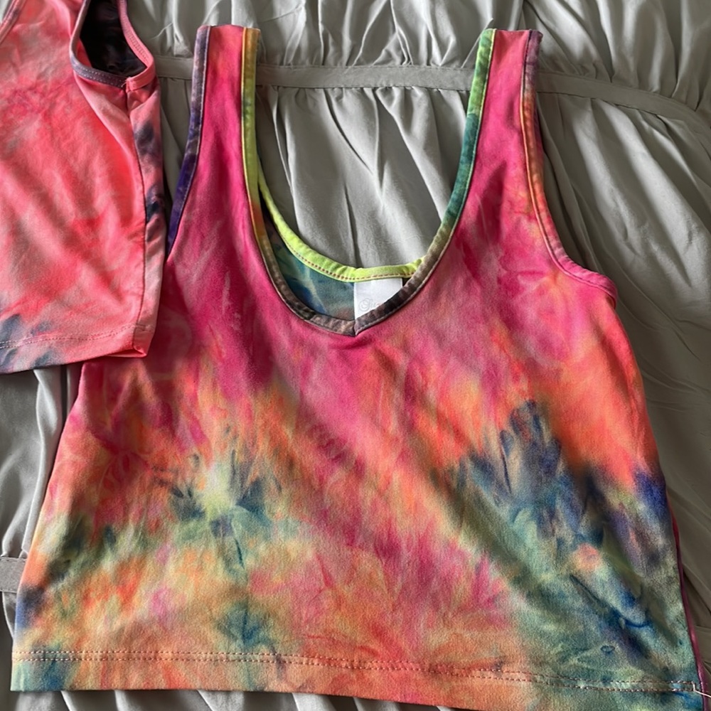 2/$10 TYE DYE Tank crop tops Small Excellent Condition 2/$10 - Picture 2 of 4